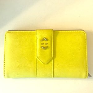 Stella & Dot Soho Flap Wallet
